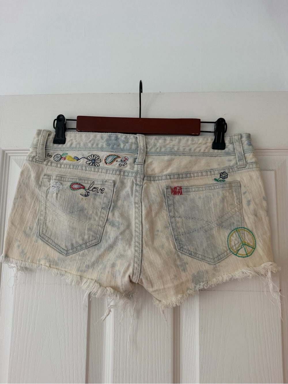 Y2K Aeropostale Light Wash Denim Shorts with Multicolor Embroidery